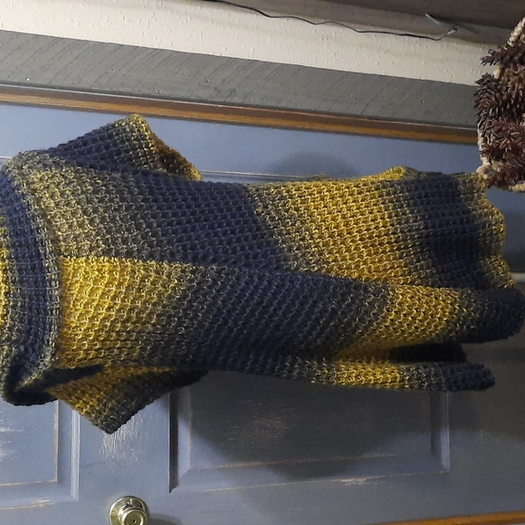 Beautiful Sweater Dress - Picture 4 of 4